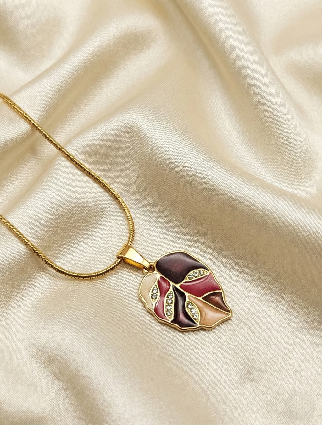 Collar Hoja Esmaltada